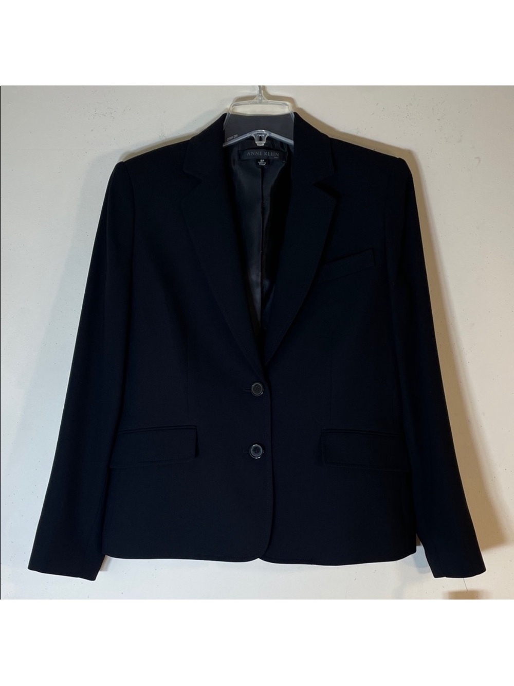 Anne Klein Black Two-Button Blazer. 8P. NWT. $275!